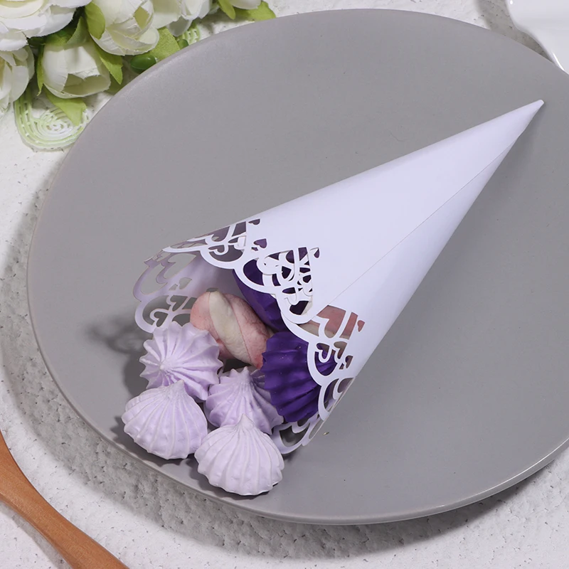 10Pcs Love Heart Lace Paper Wedding Cones Candy Wedding Party Favors Confetti Cones Paper Cone Decoration Supplies Gift