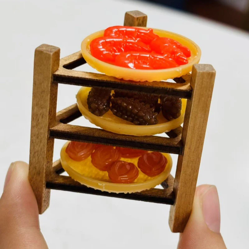 1 set casa delle bambole in miniatura multistrato triangolo di asciugatura scaffale di stoccaggio scaffale di stoccaggio degli alimenti decorazione della scena accessori della casa delle bambole