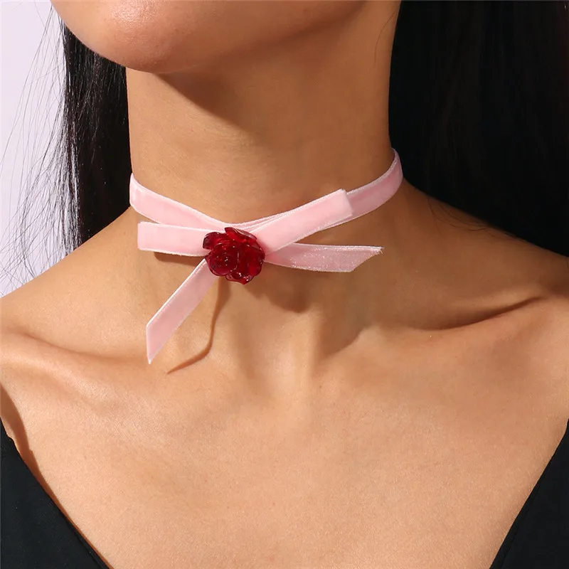 Aihua Sexy rote Samt-Choker-Halsketten für Frauen, Kristall-Herz-Halskette, Braut, Hochzeit, Party, Schmuck am Halskragen – Detail 9