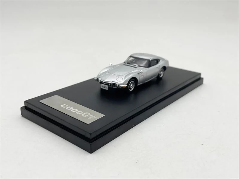 

LCD 1:64 2000GT Silver / Black Diecast Model Car