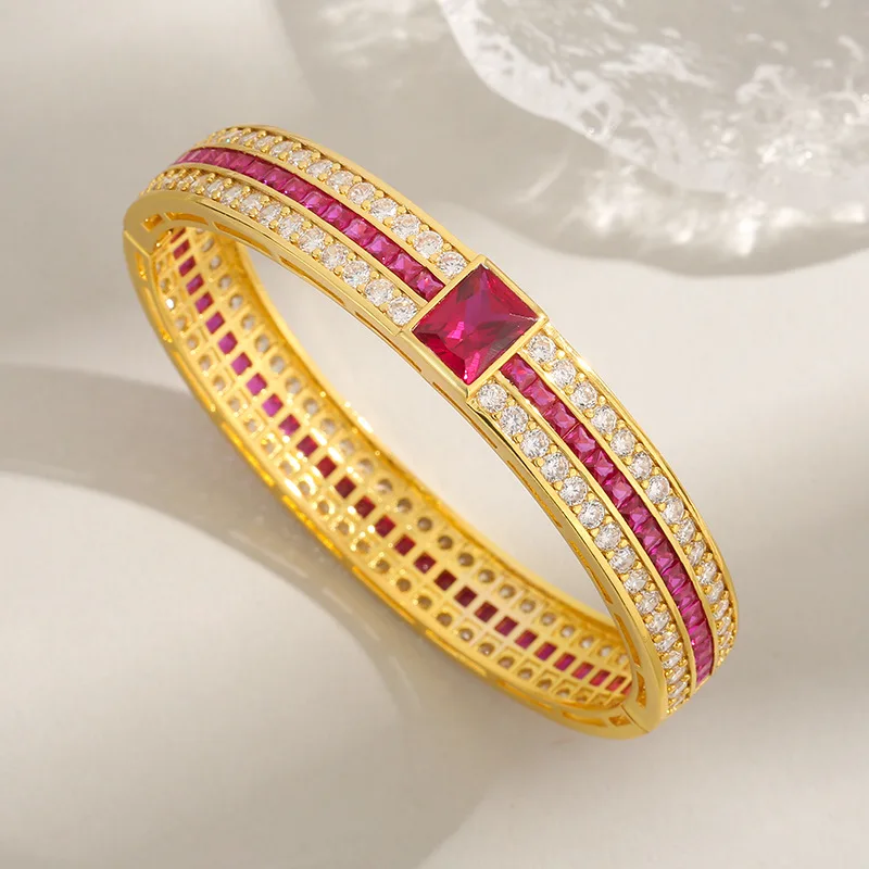 Europe and the United States hot vintage red corundum row micro inlaid bracelet delicate fashion light luxury women jewelry gift