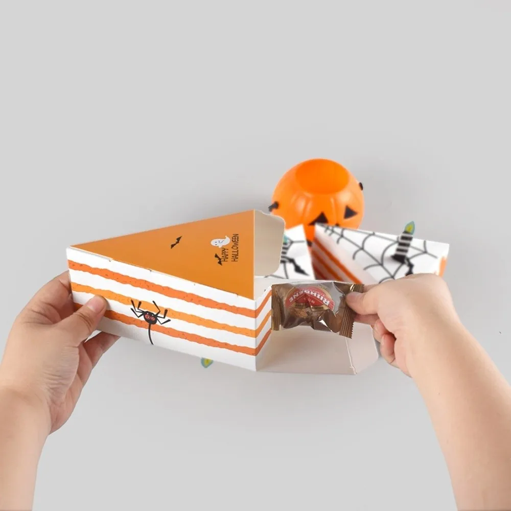 

10pcs Spider Web Halloween Candy Gift Box Cartoon Bakery Triangular Cake Box Creative Paper Candle Cookie Packaging Box Gift