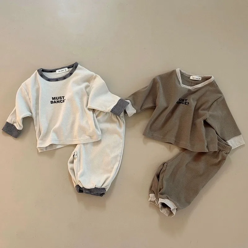 

New Baby Long Sleeve Clothes Set Autumn Children Boys Casual Sweatshirt + Pants 2pcs Suit Letter Print Infant Girl Outfits