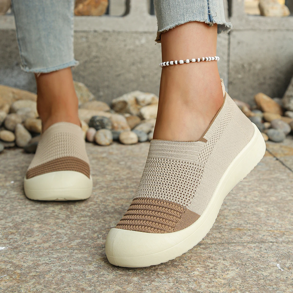 

Women's shoes Women's Retro Dual-tone Slip-on Shoes Breathable Soft Sole for Comfort Summer Fashion Footwear Versatile Colorways