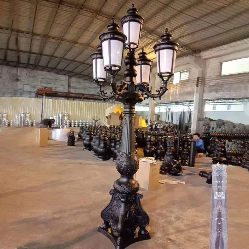 

Modern Design Street Decoration Iron Floor Lamp Outdoor 5 Head Garden Cast Iron Lamp Post