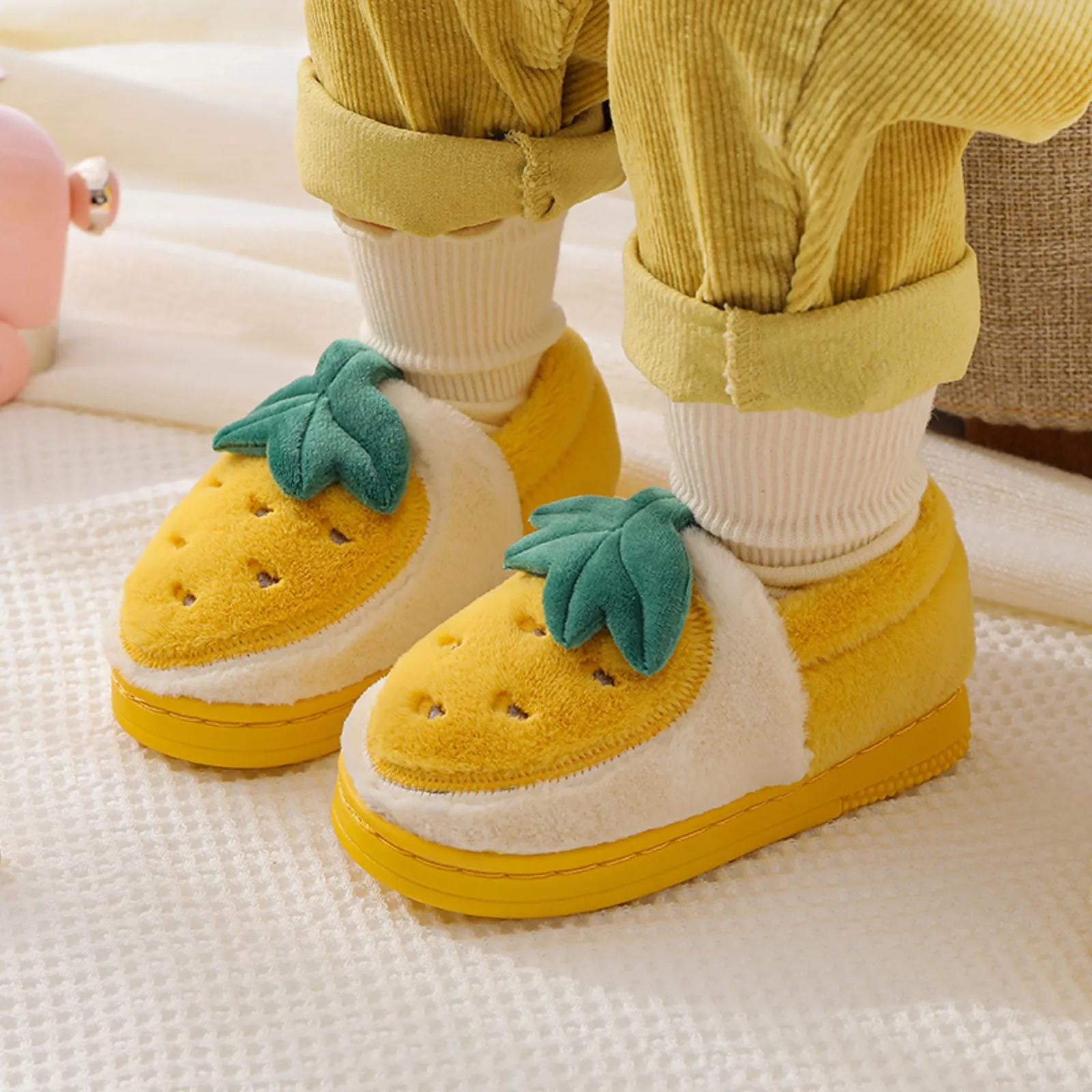 Winter Kids Cotton Plush Strawberry Slippers Children Girls Boys Indoor Wear Soft Non-slip Thick Home Heel Wrap Cotton Shoes