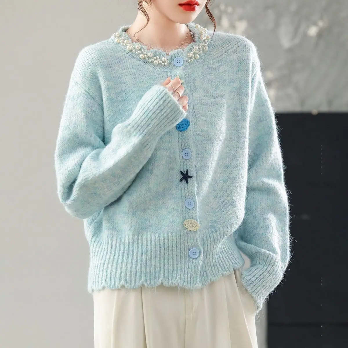 

Нежный женский вязаный кардиган 2025: Новинка осени, свободный крой, круглый вырез, уютный теплый свитер с длинными рукавами, повседневный пуловер