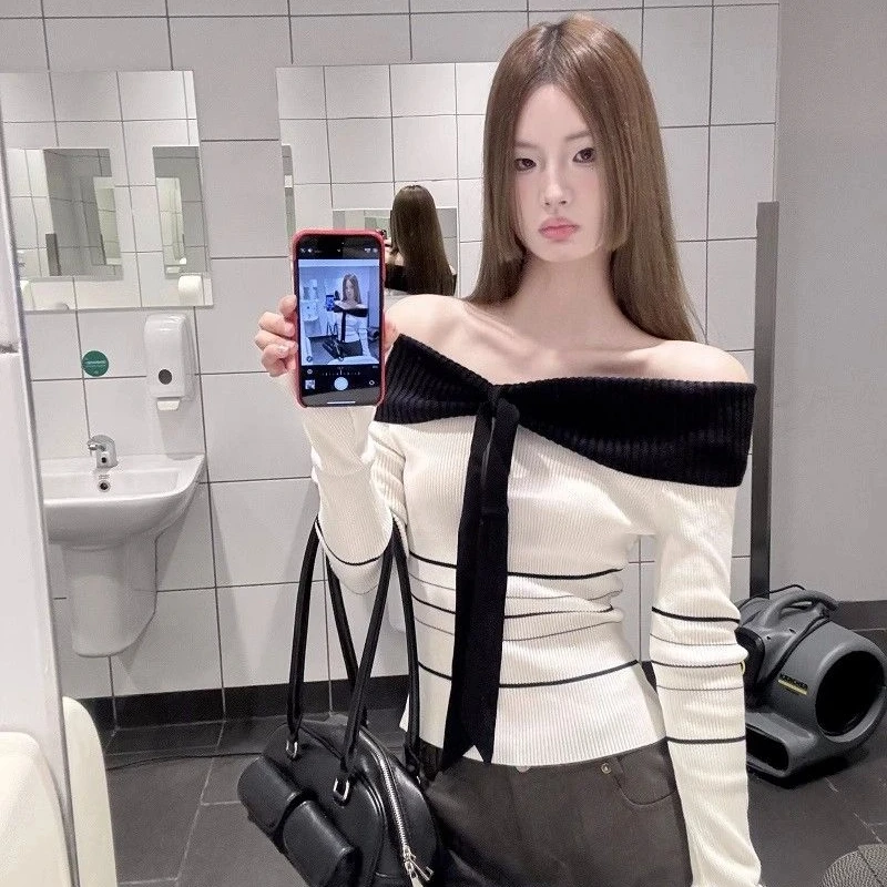 

Temperament Contrast Striped Short Off Shoulder Tops Autumn Trend Long Sleeve Knitting Sexy Sweater Fashion Y2K Women Clothing