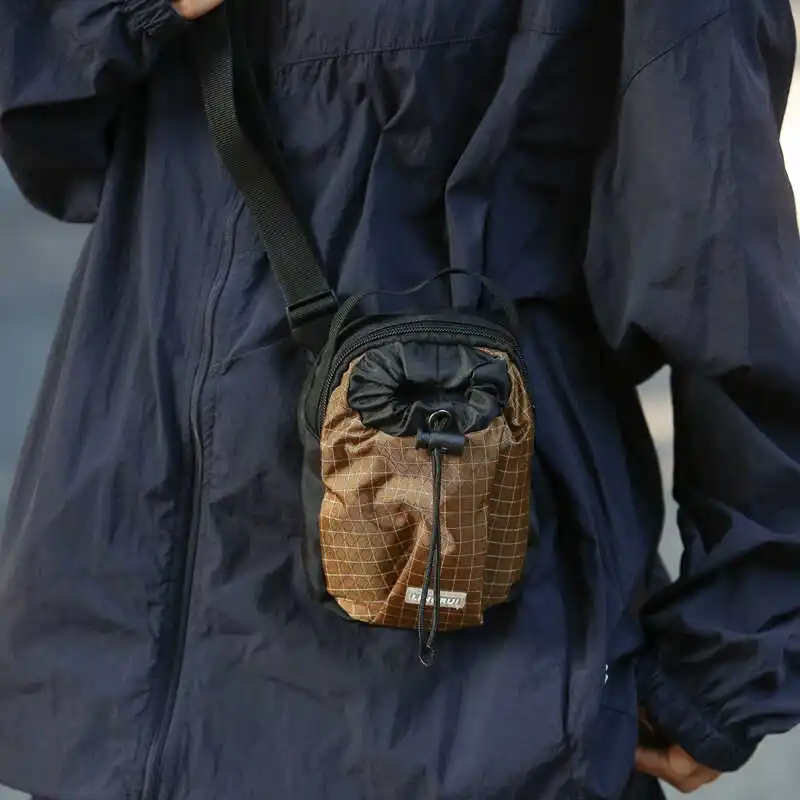 

Trendy Men's Small Crossbody Bag with Dstring Phone And Earphone Pouch Single oulder Bapa Nylon Material Youth Favorite