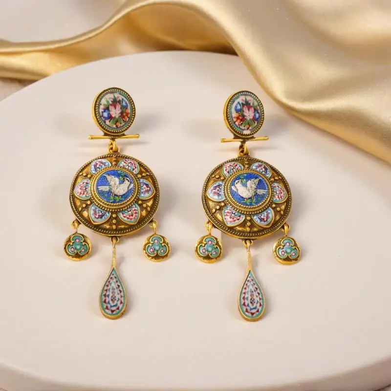 Retro Court-Style Rattle Earrings Medieval Ethnic Vintage Travel Peace Dove Design Fashion Jewelry Accessory