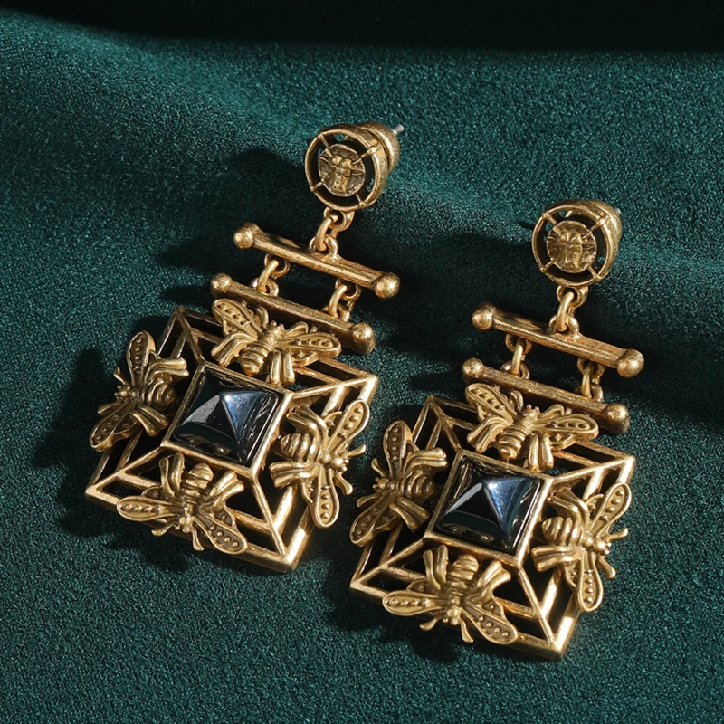 

Vintage Bee Drop Earring For Woman Antique Gold Color Square Black Natural Stone Luxury Brand Designer Accessories 2025 Trend