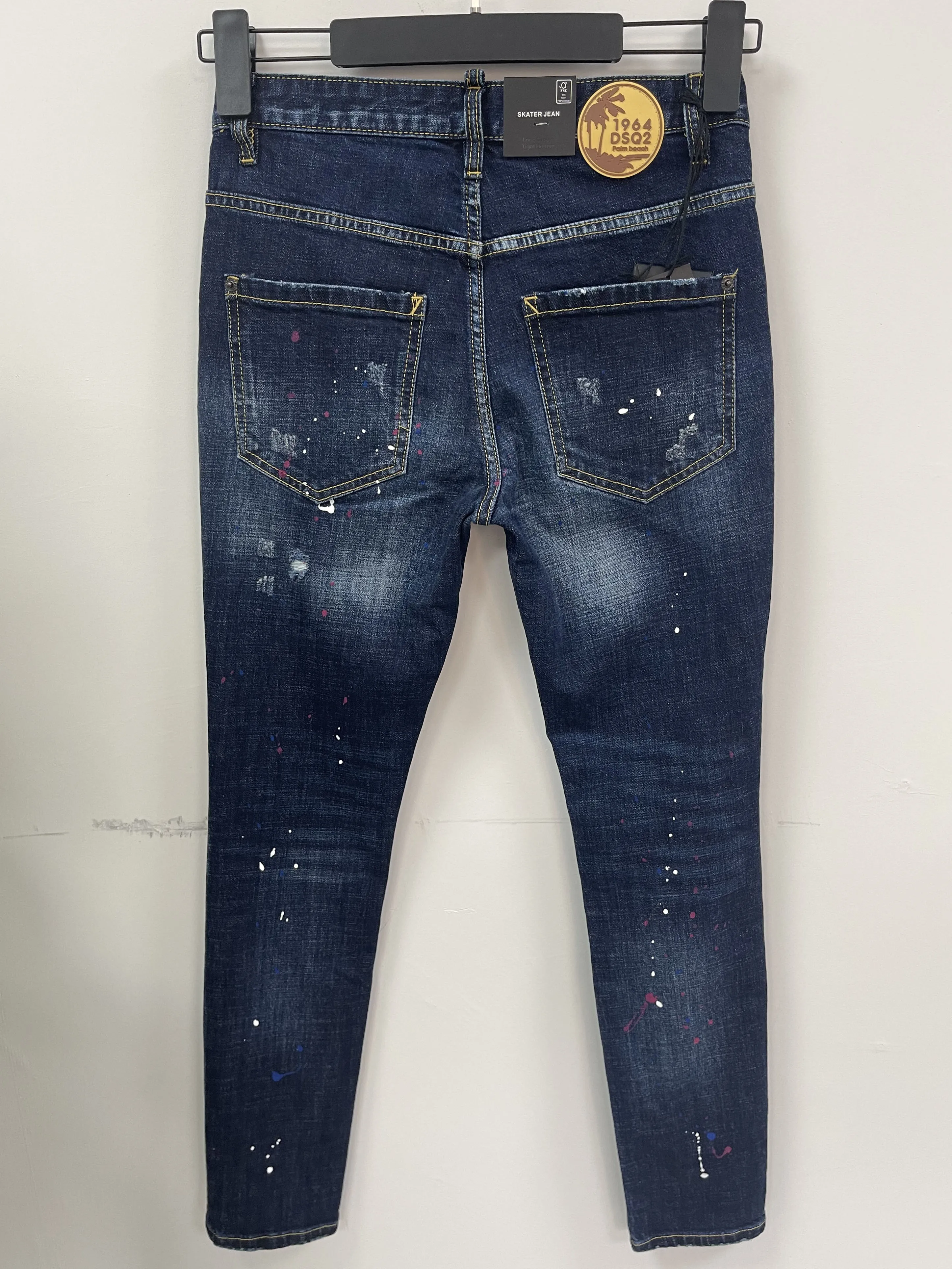 2024 Spring/Summer New D2 Jeans for Men, Washed, Scratched, Patched, Painted, Three Dimensional Cutting, Small Feet, Blue