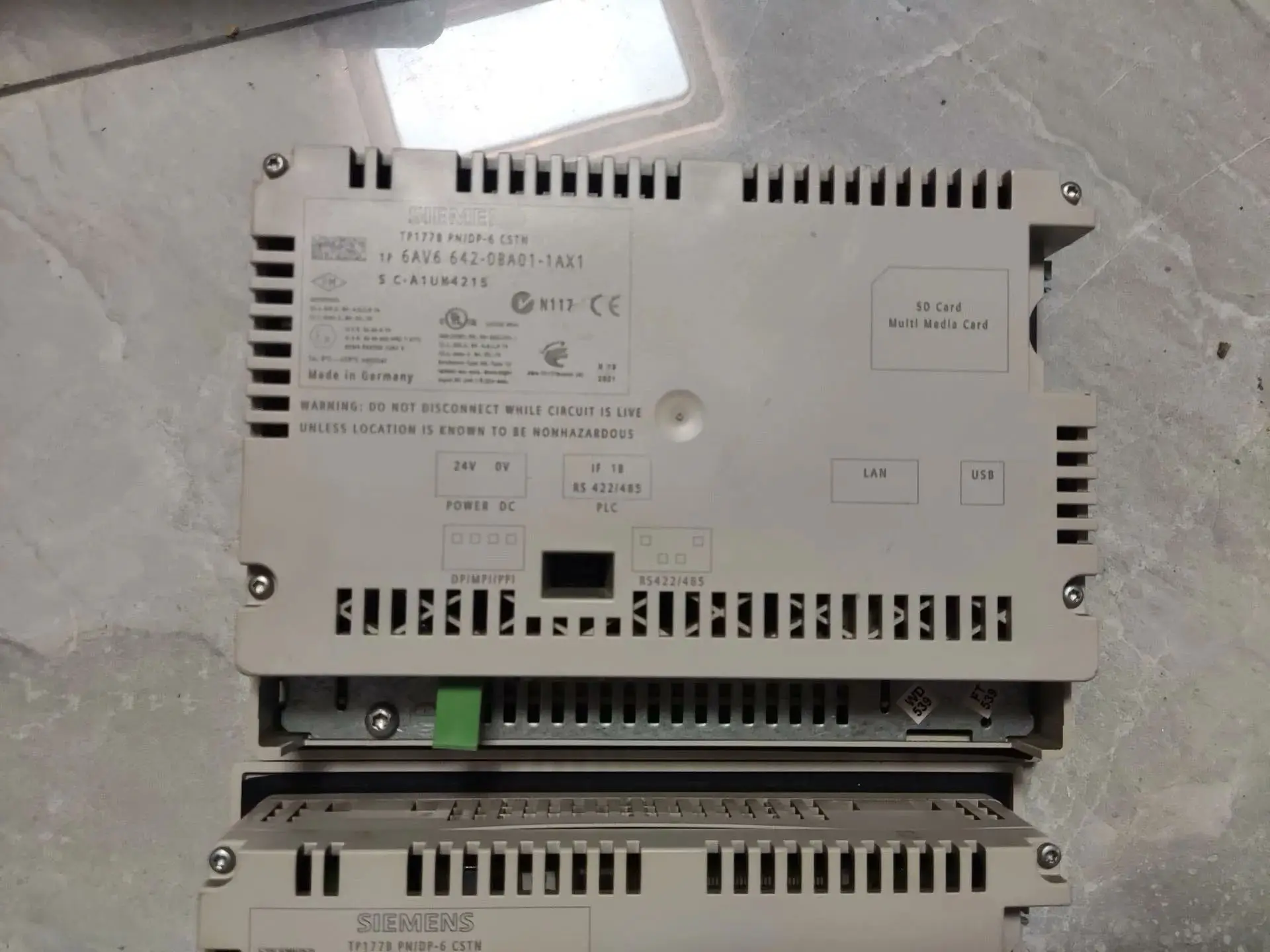 6AV6 642-0BA01-1AX1 لوحة HMI لشركة سيمنز 6AV6642-0BA01-1AX1