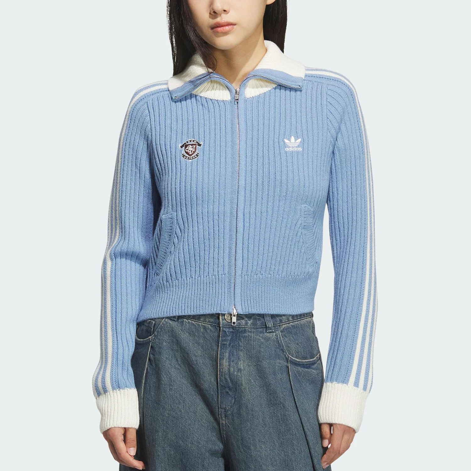 

Женский повседневный трикотажный спортивный топ Adidas Authentic Trefoil KF0719