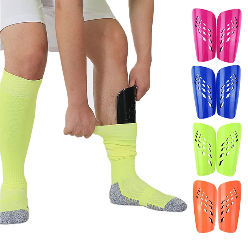 האיכות הטובה ביותר 1 זוג כדורגל shin מגן מבוגרים ילדים ספורט מקצועי מגיני גידור לשוניות שרוול מגן