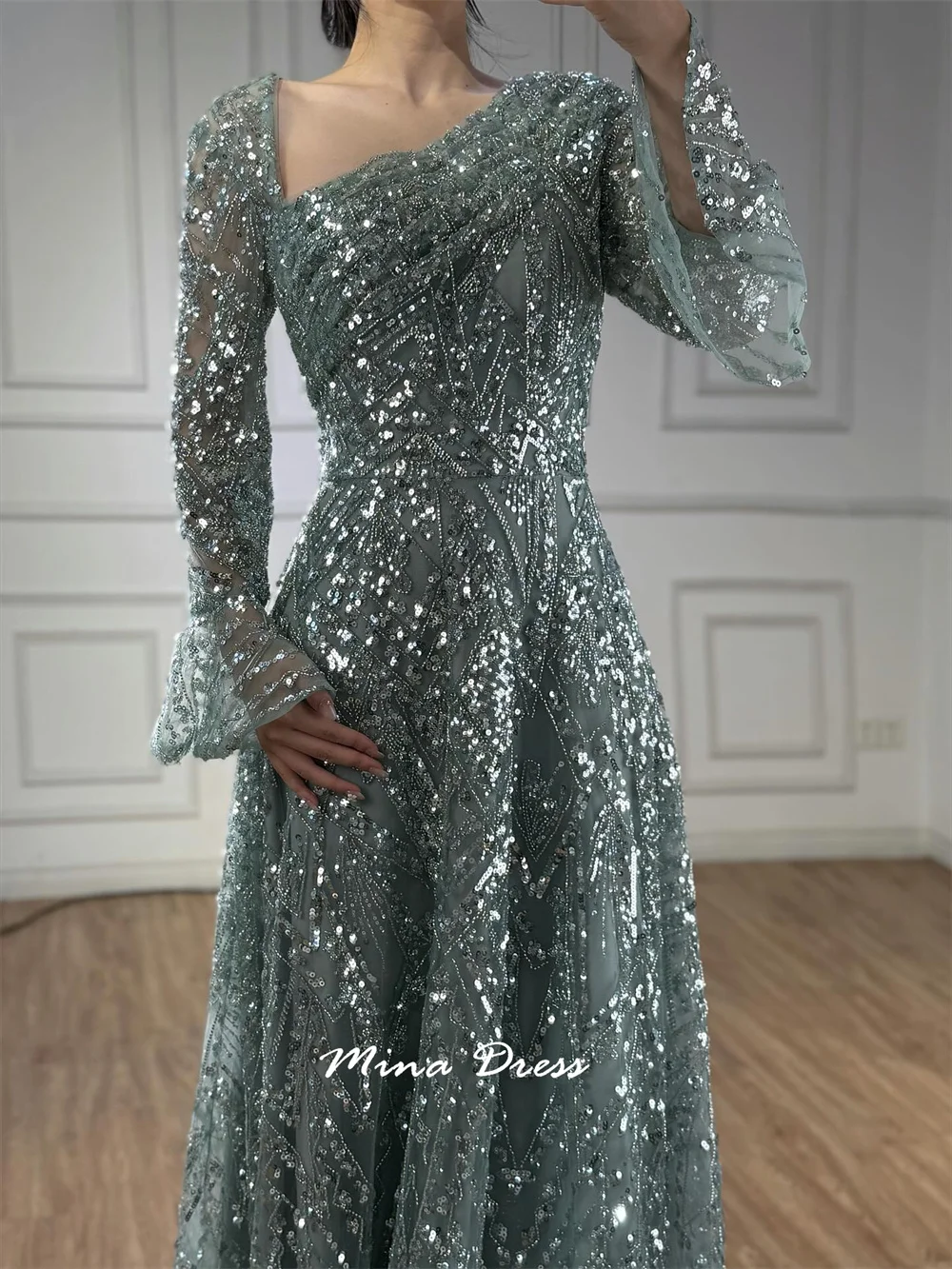 Mina Aangepaste kralen Eenvoudige en elegante formele jurk met pailletten. Jurken met lange mouwen voor formele gelegenheden Luxe galajurkfeest