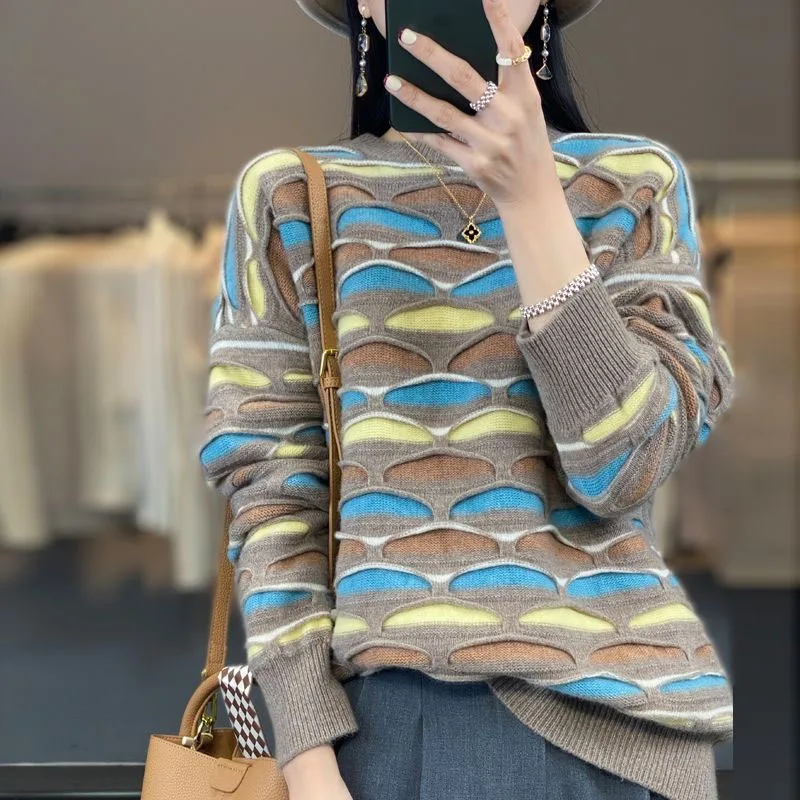 New Autumn/Winter Fashion Korean Edition 3D Thickened Contrast Round Neck Loose and Versatile Western Women\'s Knitted Sweater