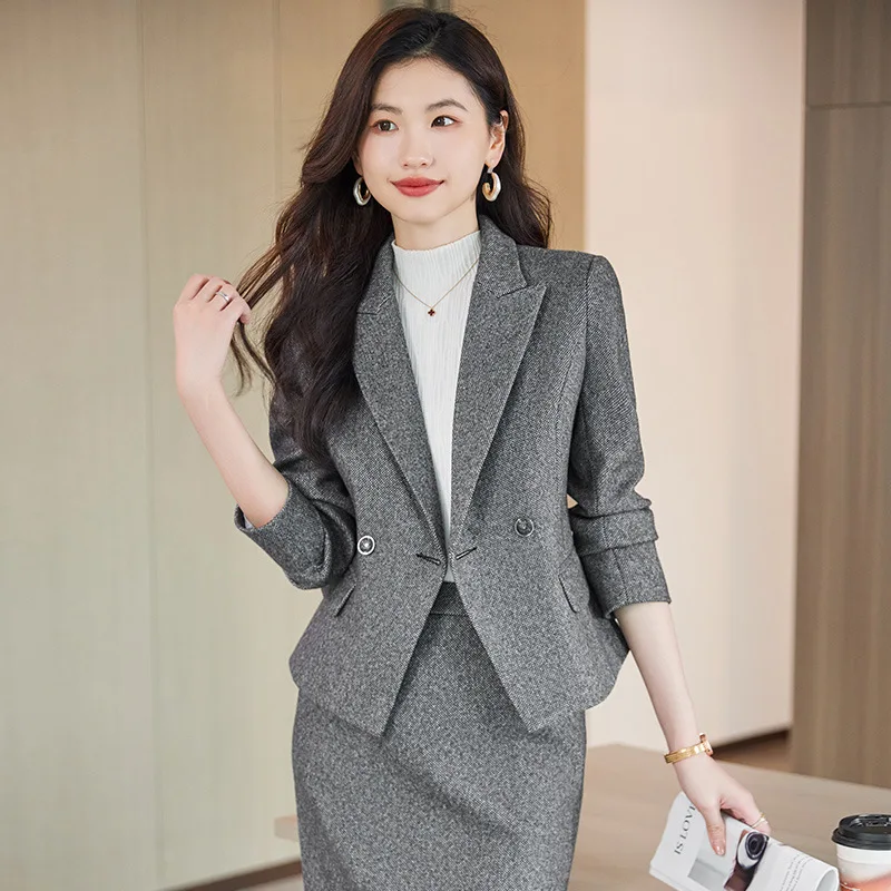 Gray Plaid Woolen Blazer Women\'s 2023 Winter New Small Mom Casual Short Suit