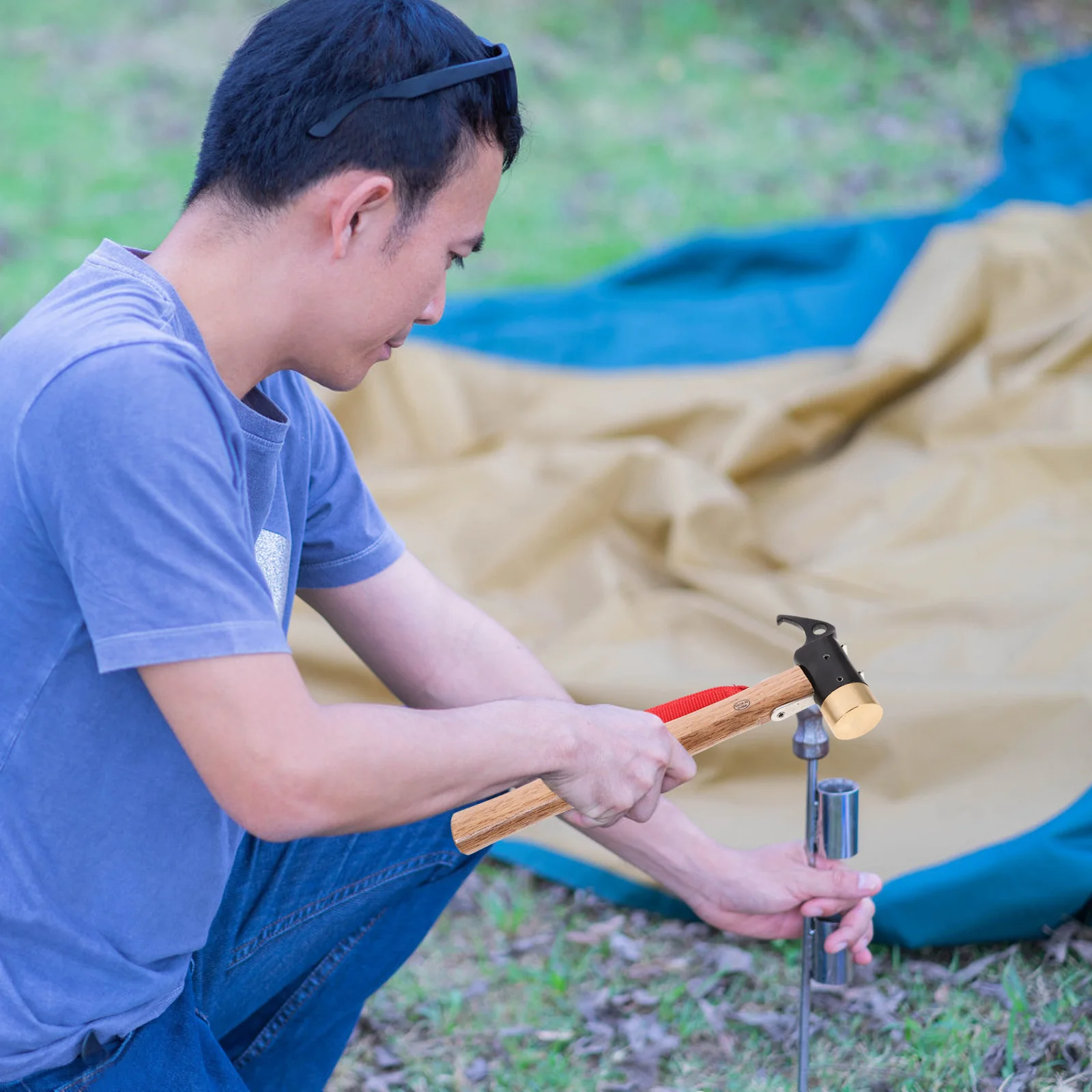 

Tent Peg Hammer Size Hammer Reduces Hand Impact for Camping Stake Driving with Safety Strap