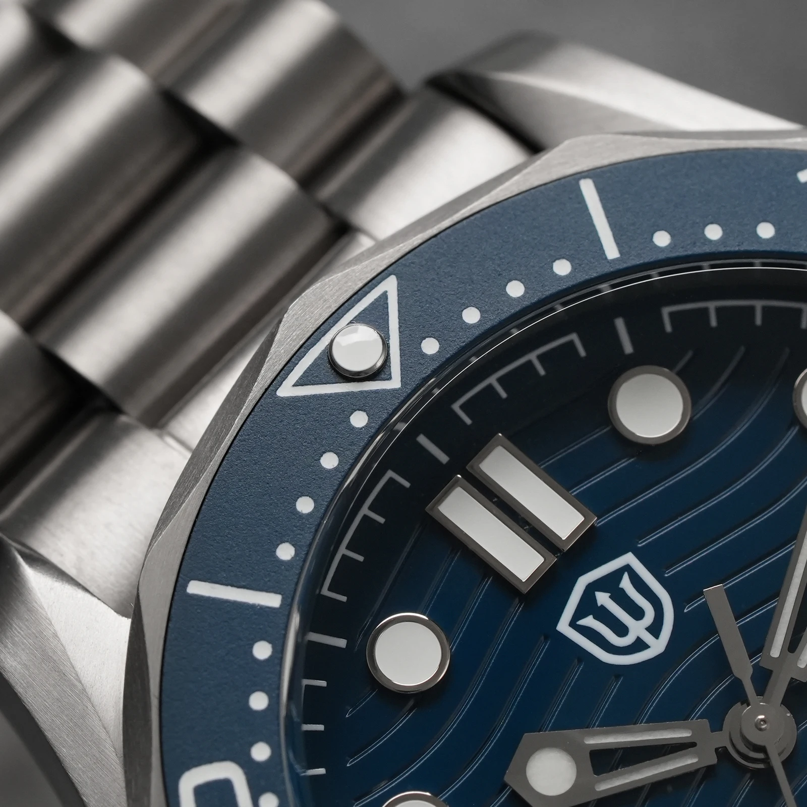 Watchdives WD007 39mm V2 SL3001 Automatische Taucheruhr Titan-Gehäuse Saphirglas 100M Wasserdichtes Ventil Luxus-Herrenuhr – Detail 21