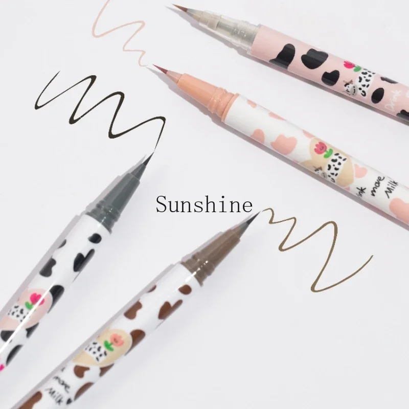 

Aegyo sal eyeliner pen glue is smooth, waterproof and not easy to smudge.