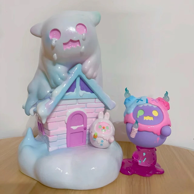 

Original ShinWoo Ghost Bear The Cold Hug Snowhouse Figure White Shinwoo Melting on Ice House Exclusive Designer Toy Doll Gift