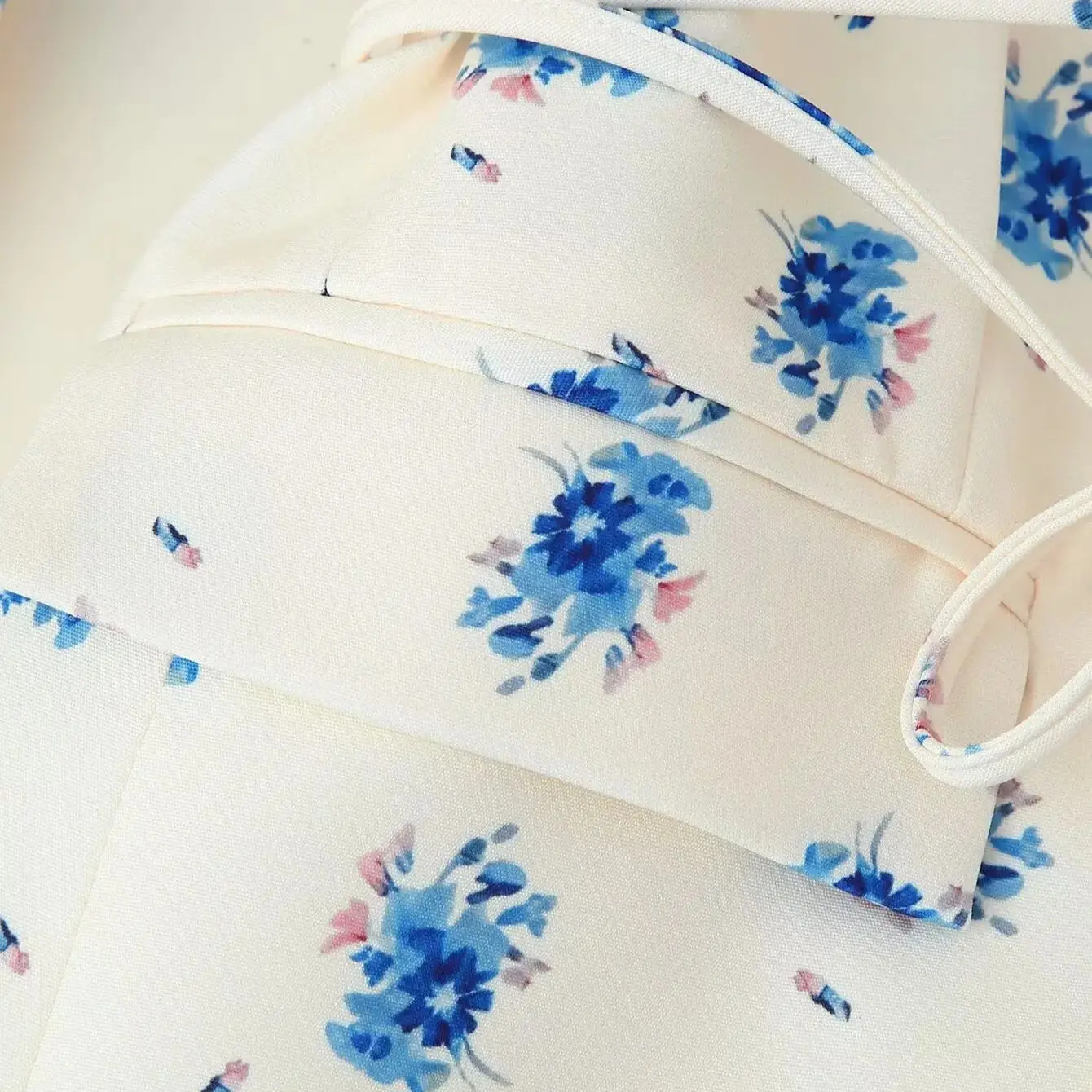 2025 Spring Autumn Lacing Up Bow Sashes Beige Floral Print Blazer Boyfriend Vintage Women Front Pockets Loose Suit Fashion Coat