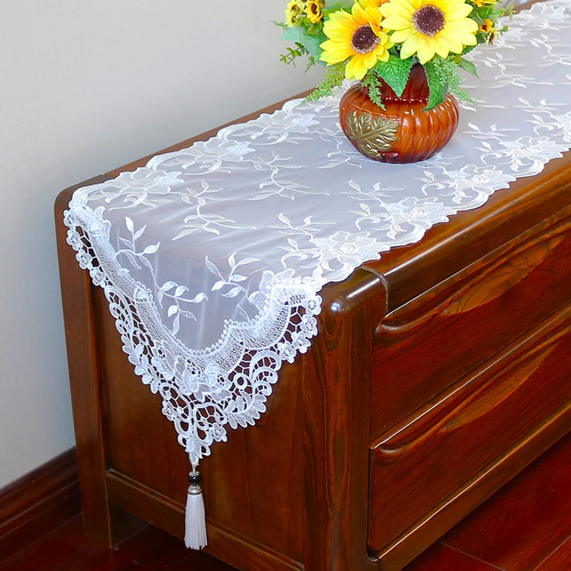 

Modern white lace flower Embroidery Table flag Runner cloth cover tablecloth Christmas Wedding Table decoration and accessories