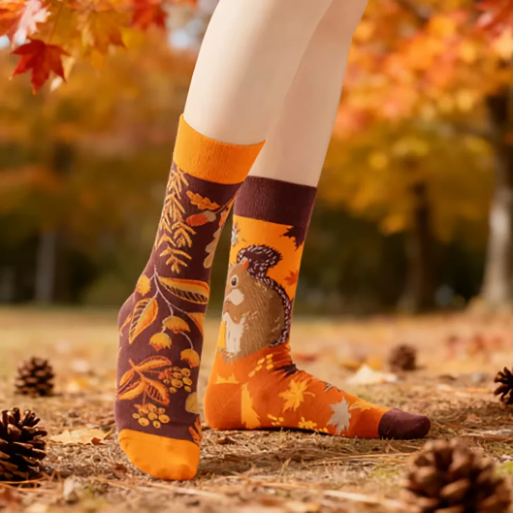 1Pair Forest Squirrels And Fallen Nuts Trendy Mid-calf Socks For Unisex Man Women Sock Suitable For All Season Medium tube Sock