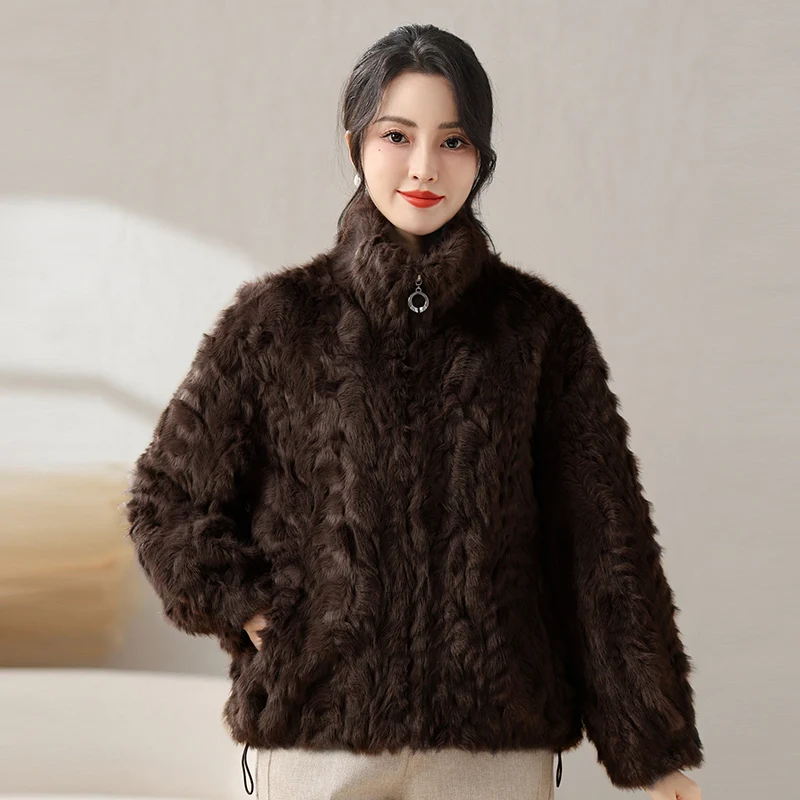 

Модная женская зимняя верхняя одежда: пальто из норкового бархата с вставками из кожи и меха для женщин среднего возраста