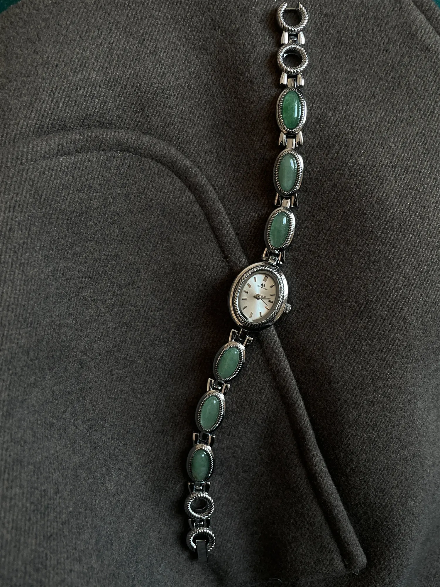 Retro Women'S Watch Vintage Style For The Workplace, Lightweight Luxury, 2026 New Collection, High-End And Stylish Women'S Watch