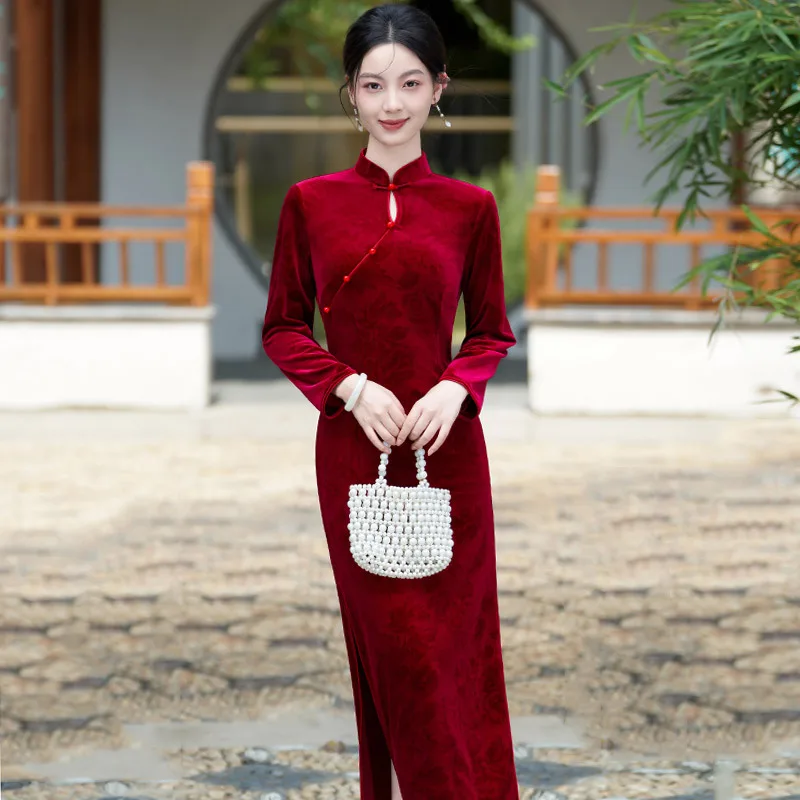 

Red Velvet Autumn/Winter Chinese Long sleeved Cheongsam 2025 New Style Young Women Retro Qipao Dress