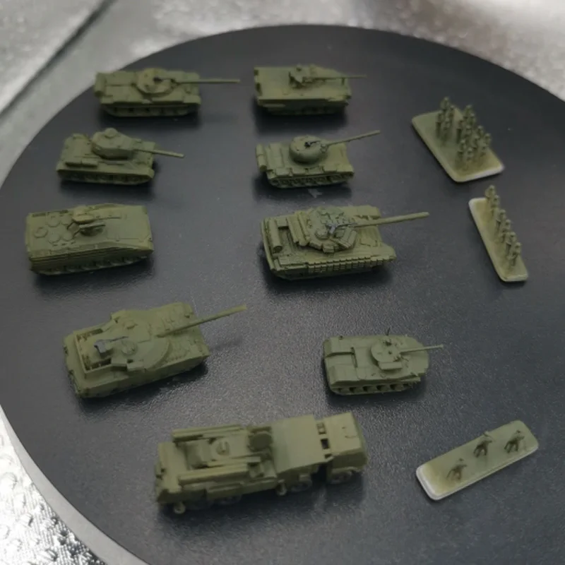 

1 комплект, масштабная модель 1/350, русский бронеавтомобиль, комплект, миниатюрные боевые танки, солдаты, мини-фигурки для DIY, военная игра-песочница