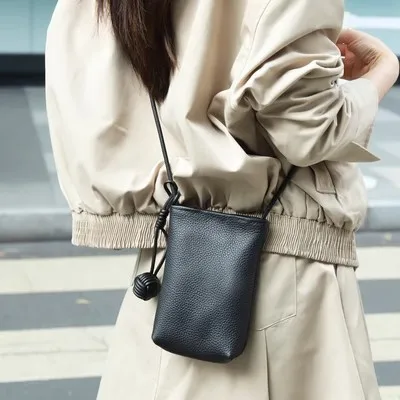 Echt leder kleine Frauen Umhängetasche benutzer definierte Initialen hand gewebte Ball Telefon Schulter tasche personalisieren Name Dame Mini Beutel Geldbörse – Detail 21