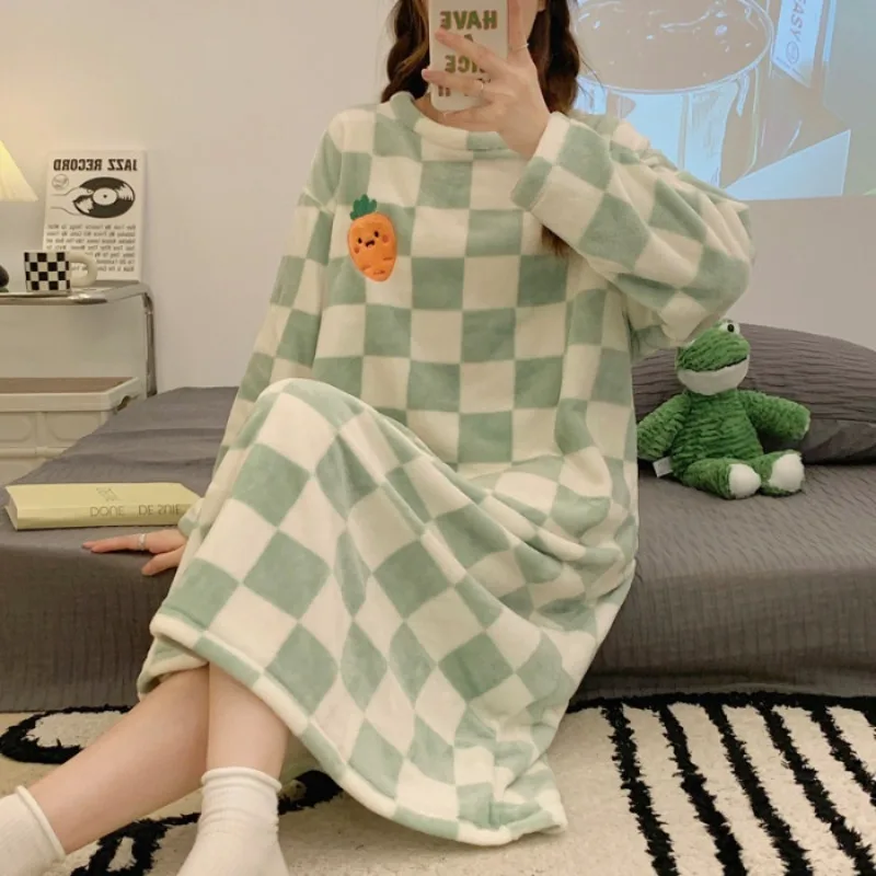 숙녀 Nightwear Nightdress 가을, 겨울 산호 벨벳 긴 소매 격자 무늬 드레스 스트라이프 학생 플란넬 드레스 대형