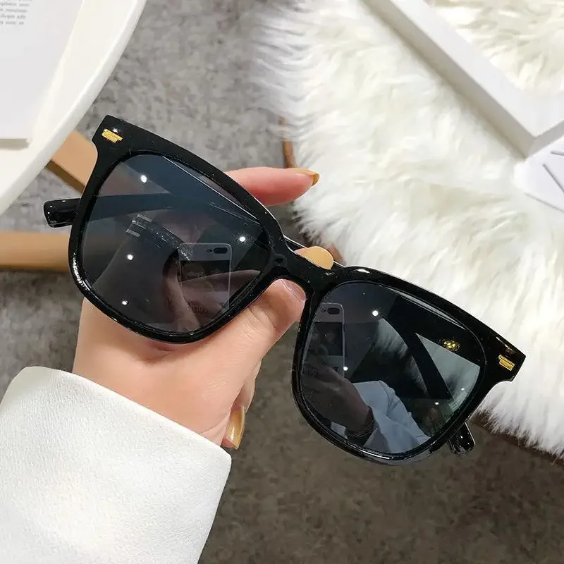 New Women UV Resistant Sunglasses Women's Vintage Brand Designer Sun Glasses Men Small Rectangle Shades UV400 Eyewear