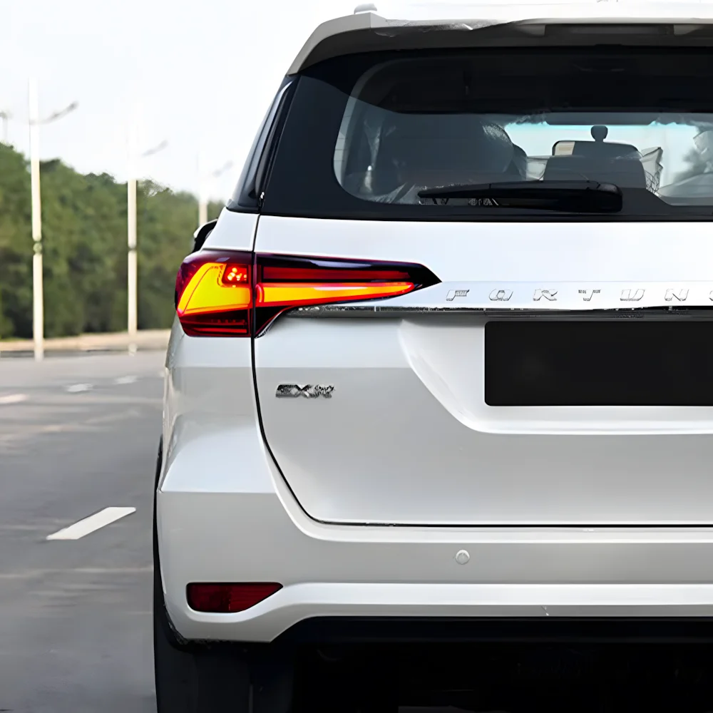 

Авто задние фонари в сборе для Toyota Fortuner 2016-2020, светодиодные обновленные лампы Lexus Design Streamer Turn, автомобильные задние фонари, аксессуары