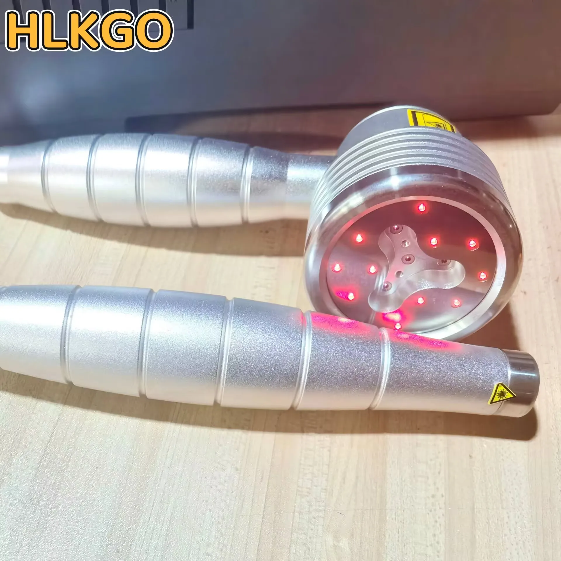 

Высокомощный лазерный аппарат HLKGO 1055 мВт с двумя длинами волн 808 нм/650 нм для терапевтической физиотерапии и массажа при болях