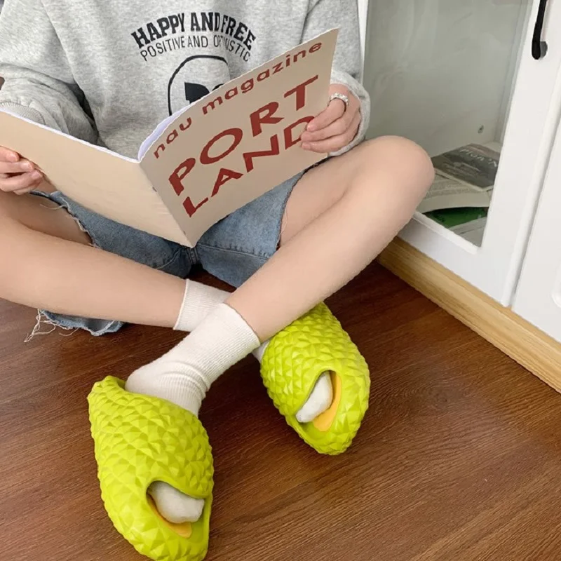 Unisex Durian Slippers SOLREDO 2023 Funny Summer Beach Non-Slip Men Women Soft Thick Bottom Outdoor Sandals Indoor Bathroom Shoe