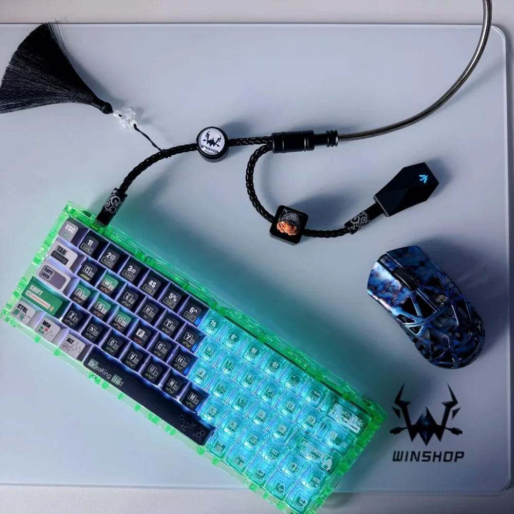 winshop Keyboard aviation plug cable 1.6m data cable USB-A TypeC 1 to 2 8K e-sports magnetic axis mechanical desktop decoration