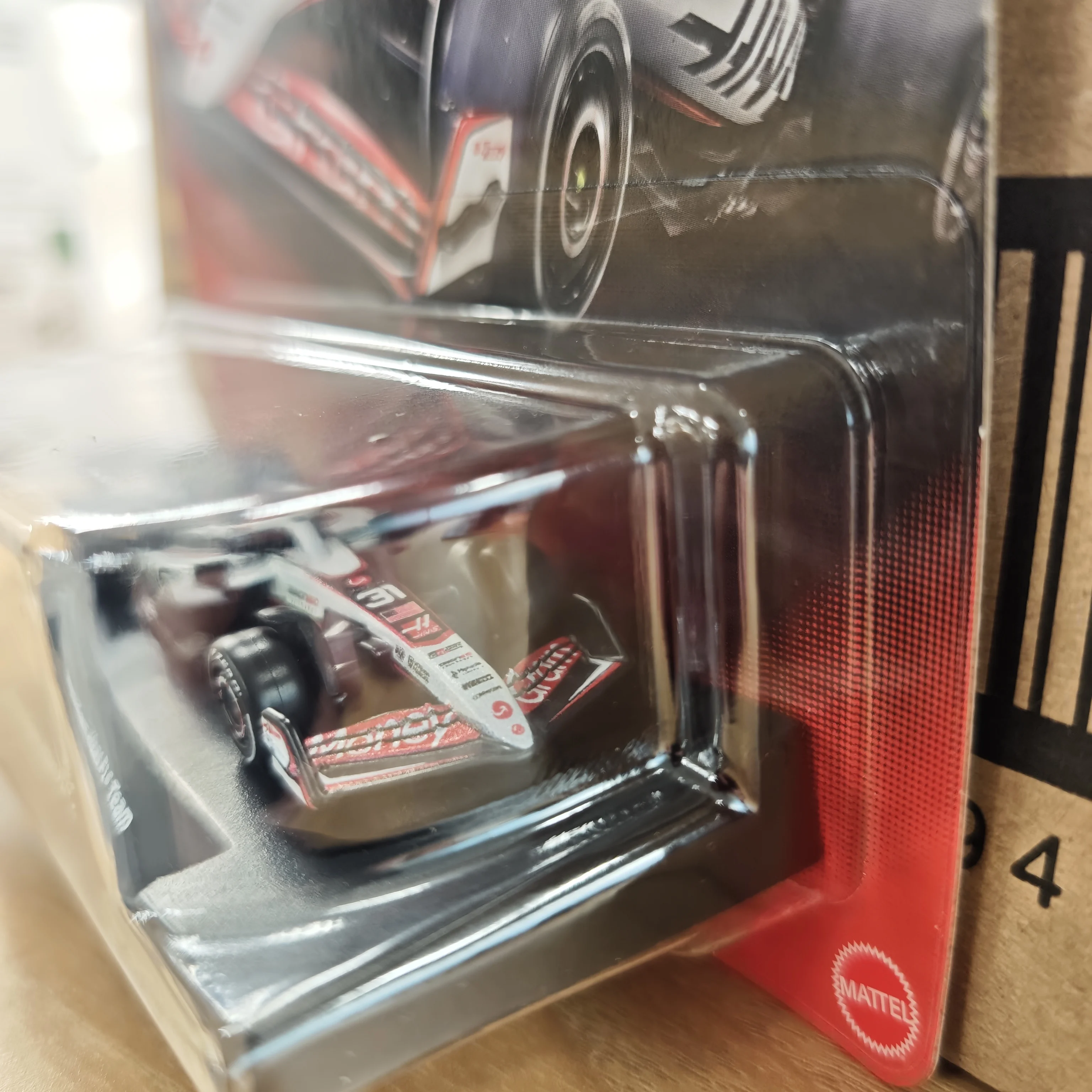 نموذج سيارة سباق Hot Wheels Premium 2025 F1 الجديد MoneyGram Haas # 31 F1 Team Alloy 1:64 Diecast Model لعبة مركبة قابلة للجمع #4
