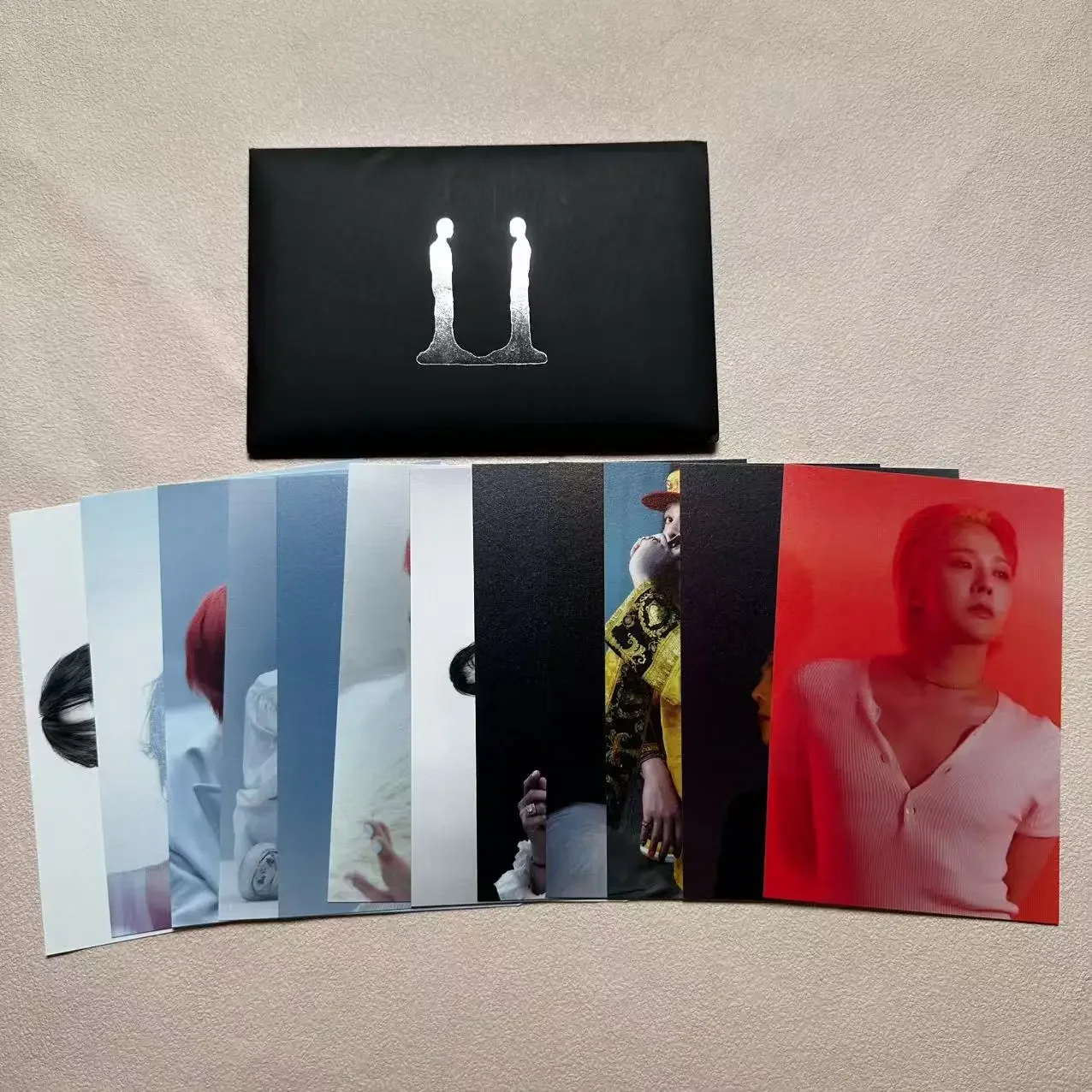 Kpop G-DRAGON 2025 جولة حول العالم دبابيس Overmensch الحفل شارة بروش قبعة دبابيس Bigbang GD بطاقات الصور بطاقة بريدية المشجعين الهدايا