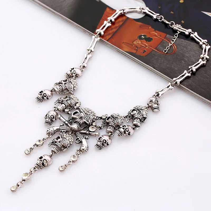 Vintage Gothic Rhinestone Skull Choker Necklaces for Women Creative Punk Hiphop Statement Necklace Party Holiday Jewelry Gift