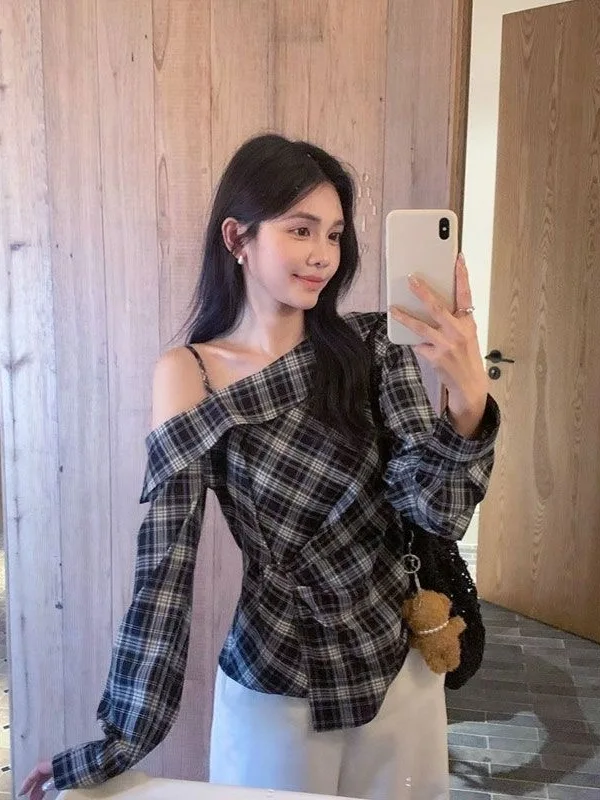 

Женская модная рубашка в клетку для похудения, весна-осень, новый стиль, с открытыми плечами, боковым воротником, моделирующая талию, высокое качество