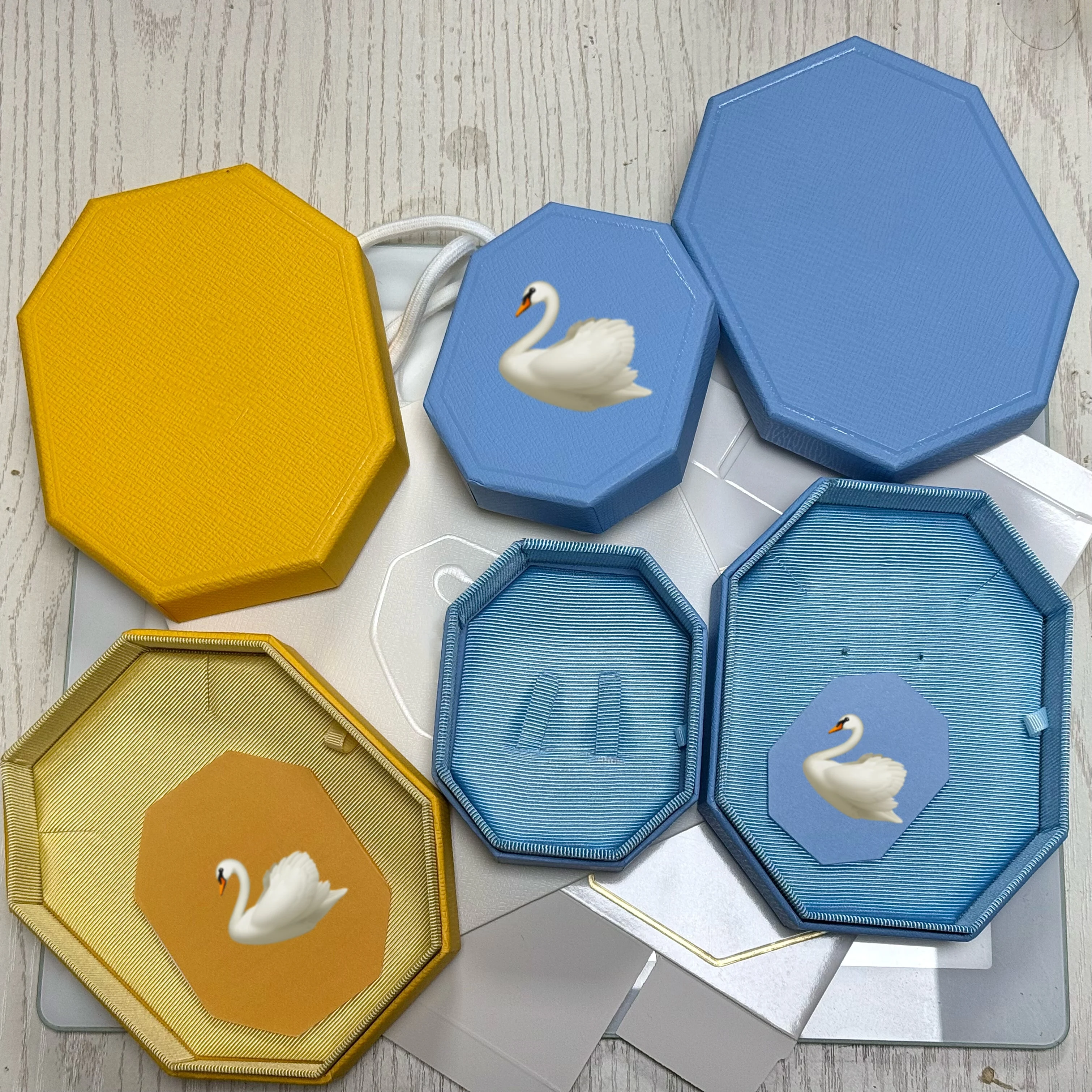Luxuriöse Matte Schwan-Schmuckbox in Blau-Gelb für Halsketten, Armbänder und Ohrringe - Hochwertige Aufbewahrungsbox - Komplettes Set Leerer Boxen