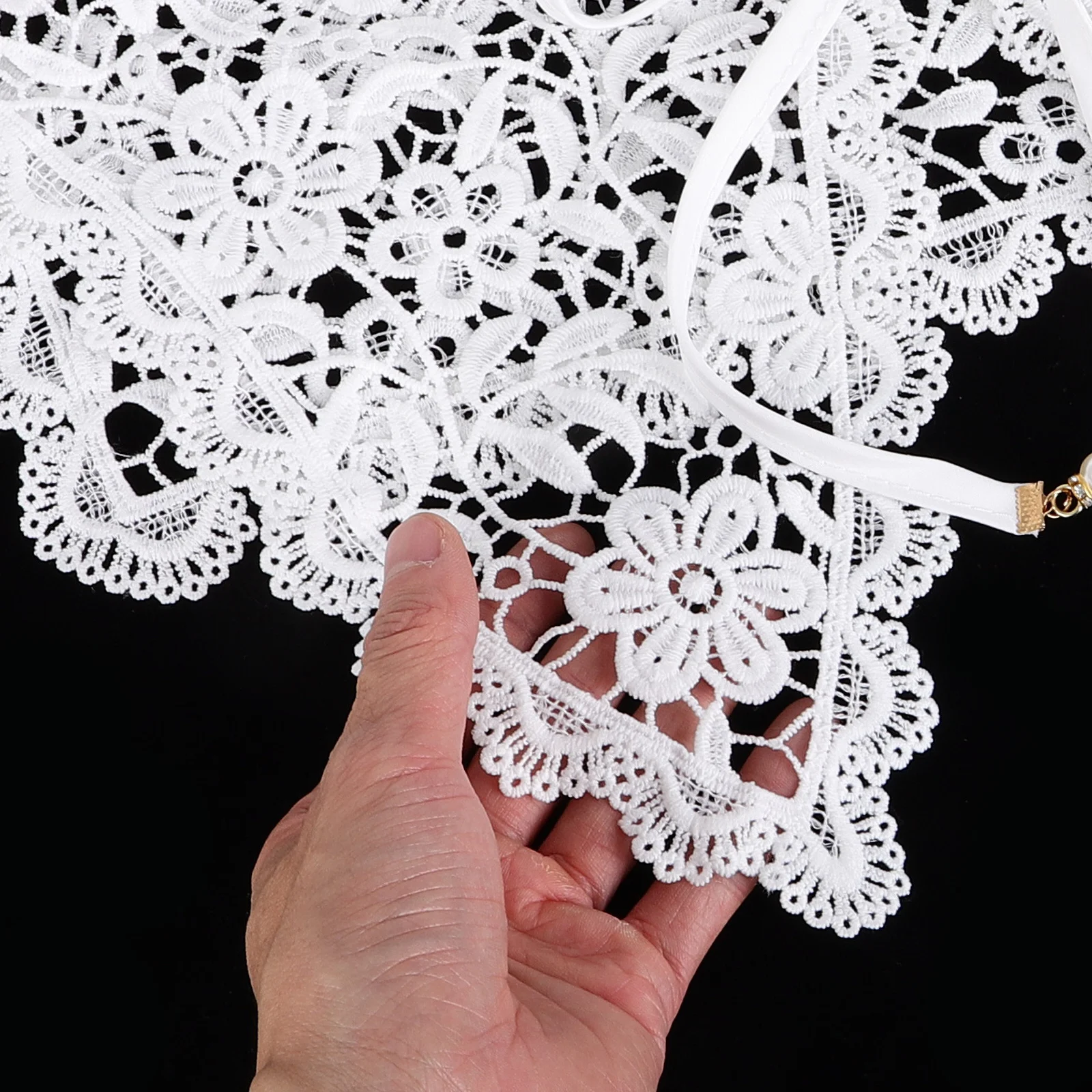 Pizzo staccabile per le donne Colletto finto floreale Colletto scavato Scialle Dickey per abiti Camicie Maglioni Colletto con volant bianco