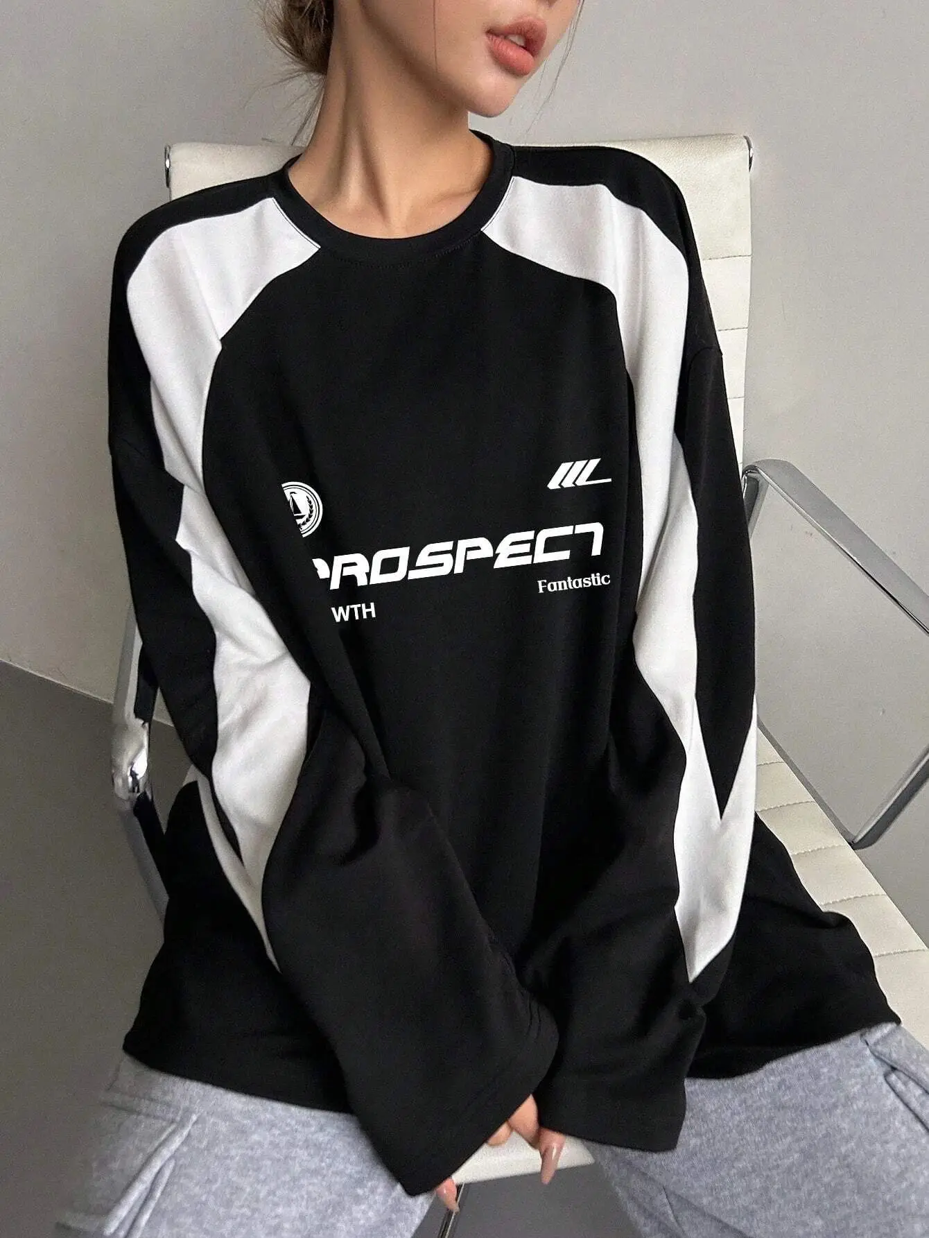 

Autumn Fashion Women Long Sleeve T-Shirts Spring Vintage Letter Print Sweatshirts O-Neck Casual Sports Pullover Oversized Tops