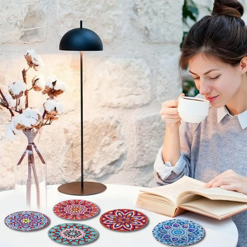 5 مجموعات من الوقايات الفنية الماسية ذات الشكل غير المنتظم من ماندالا التي يمكنك صنعها بنفسك، وسجادات الطاولة الخشبية وأكواب الرسم الماسي