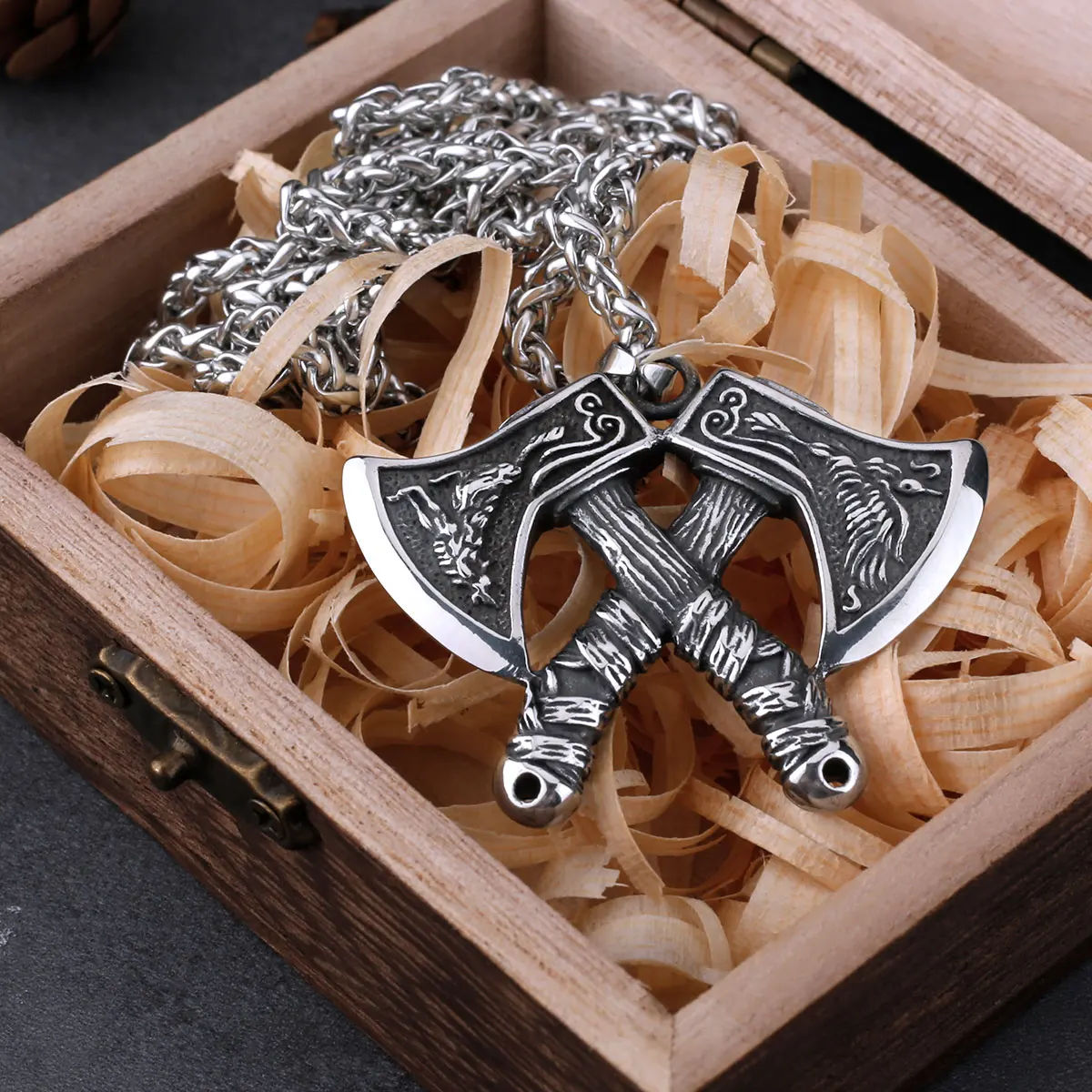 316L Stainless Steel Viking Double Axe Men's Pendant Necklace Classic Wolf and Eagle Pattern Men's Accessories with Wooden Box