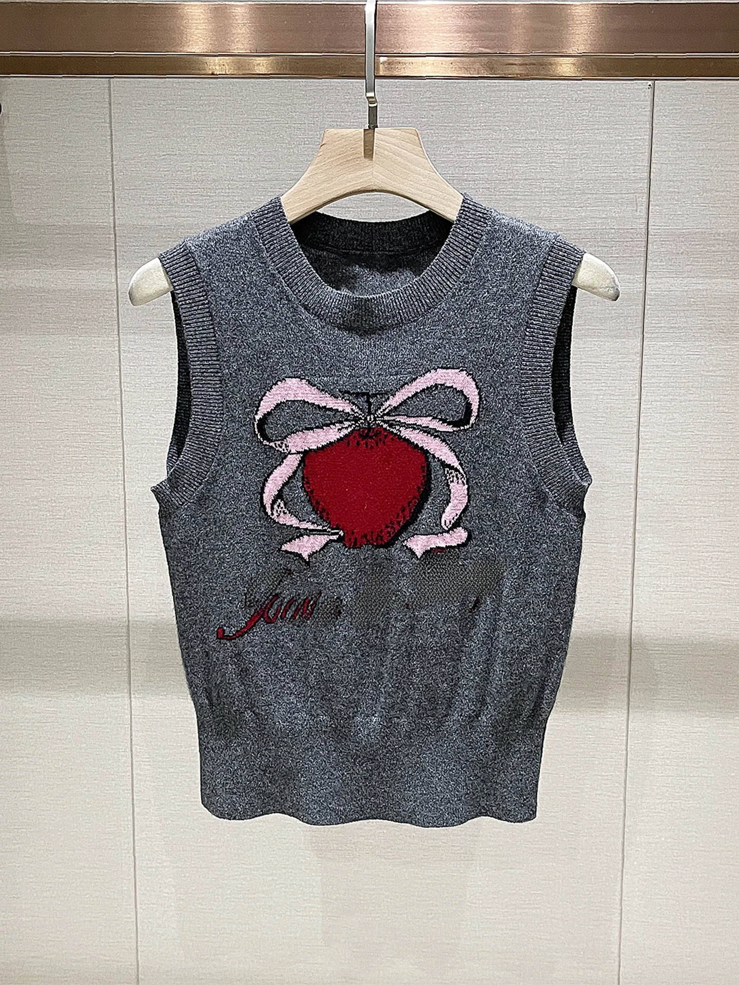 

Unique Anti-Aging Spring 2026 round Ne Svel Knitted Vest ay Base Layer Women's Casual Sle Comfortable Breathable